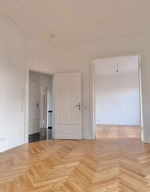 Zwei Zugänge vom Flur und Wohnraum.jpg - - Am Pfaffenteich - Hochwertige 3-Zimmer-Wohnung mit Balkon, Einbauküche, Gäste-WC und Blick auf den Pfaffenteich