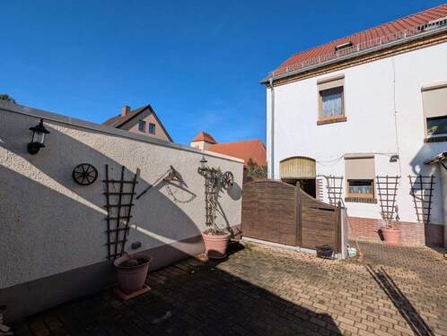 Südseite - 1 Zimmer Mehrfamilienhaus, Wohnhaus zum Kaufen in Sandersdorf