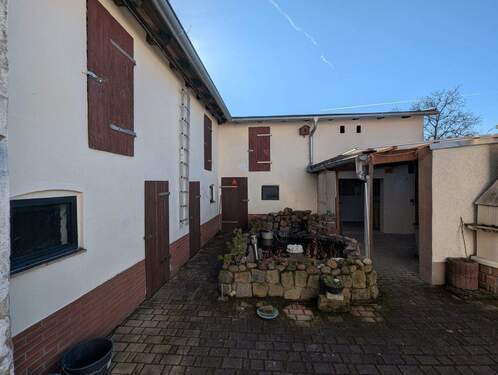Nebengebäude Hof - 1 Zimmer Mehrfamilienhaus, Wohnhaus in Sandersdorf