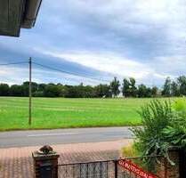 Einfamilienhaus mit Fernblick am Ortsrand – 6 Zimmer, Garten & 2 Garagen - Meineweh Weickelsdorf