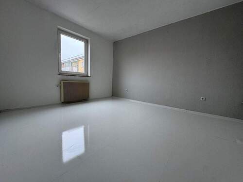 Zimmer 3 - 