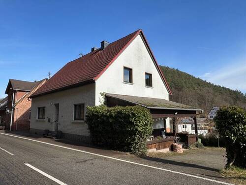 Titelbild - Freistehendes Einfamilienhaus in idyllischer Lage