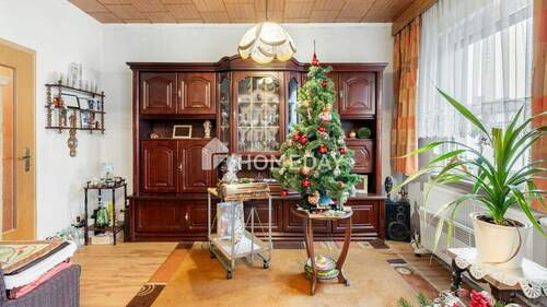 1. OG Wohnzimmer 3 - 