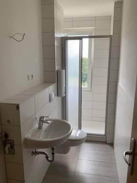 Muster Bad - 2 Zimmer Etagenwohnung zur Miete in Bitterfeld-Wolfen