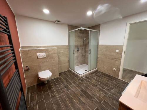 Badezimmer Ansicht 1 - Etagenwohnung mit 94,20 m&sup2; in Viechtach zur Miete