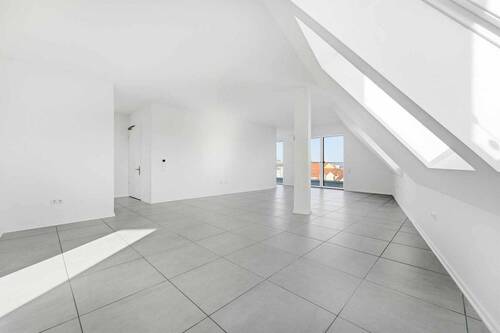 Zimmer - Etagenwohnung mit 140,60 m&sup2; in Cuxhaven zum Kaufen