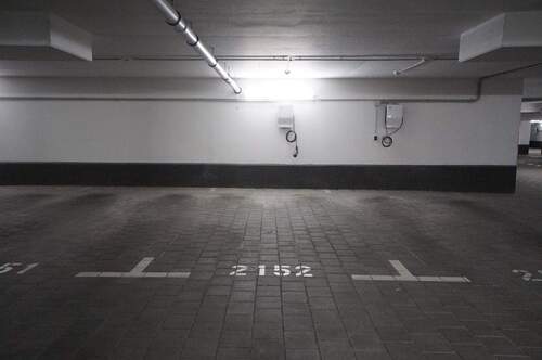 Tiefgarageneinzelstellplatz mit E-Anschluss - 