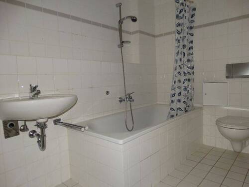 04bad.JPG - Etagenwohnung mit 86,00 m² in Görlitz zur Miete