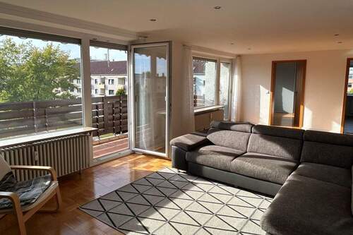 Titelbild - Sofort bezugsfrei: 3-Zimmer-Wohnung mit TG-Stellplatz in Straubing-Süd