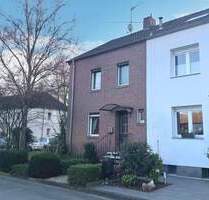 Sonnig und solide: Reihenendhaus mit 5 Zimmern, Terrasse und Garten - in Rheinnähe - Duisburg Hochemmerich