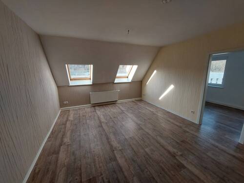 das Wohnzimmer - 3 Zimmer Etagenwohnung zur Miete in Roßwein
