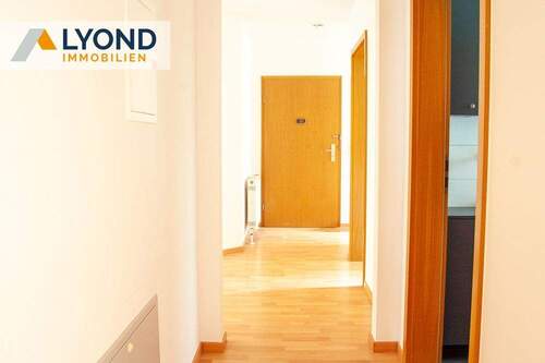 Flur - 3 Zimmer Etagenwohnung in Chemnitz