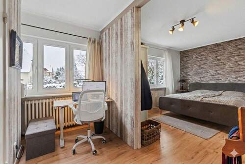 Erdgeschoss Büro / Schlafzimmer - 