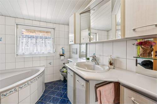 Badezimmer Dachgeschoss - 