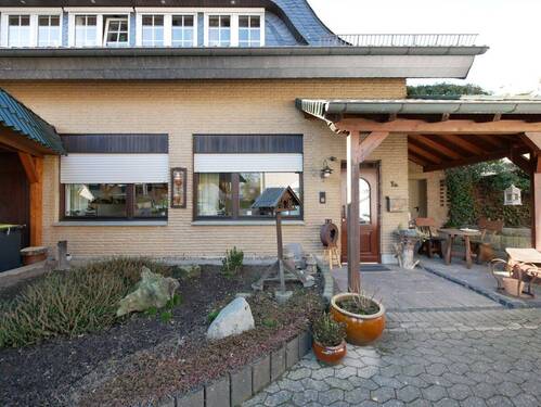 Eingang - 7 Zimmer Mehrfamilienhaus, Wohnhaus in Horn-Bad Meinberg