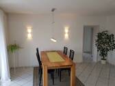 Wohnzimmer - Helle Dachgeschosswohnung - 325.000,00&nbsp;EUR Kaufpreis, ca.&nbsp; 94,00&nbsp;m&sup2;&nbsp;Wohnfl&auml;che