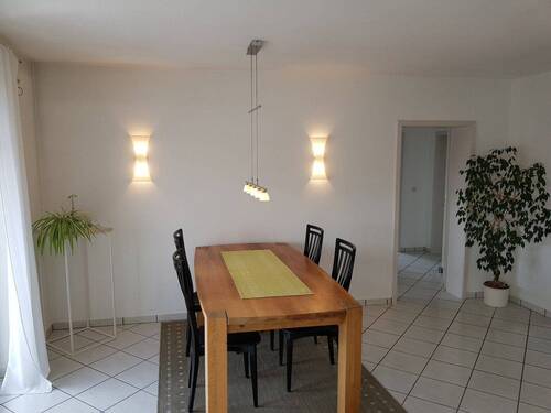 Wohnzimmer - Helle Dachgeschosswohnung - 325.000,00&nbsp;EUR Kaufpreis, ca.&nbsp; 94,00&nbsp;m&sup2;&nbsp;Wohnfl&auml;che