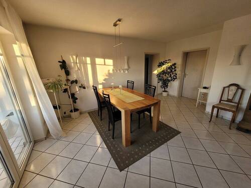 Wohnzimmer - 4 Zimmer Etagenwohnung zum Kaufen in Groß-Zimmern