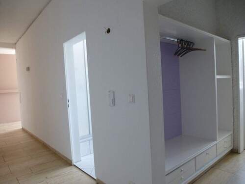 Garderobe, Flur - 3 Zimmer Büro in Ulm