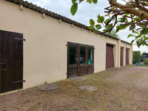 Werkstatt mit Garagen - 