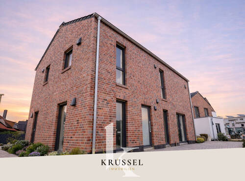 Herzlich willkommen bei KRÜSSEL IMMOBILIEN - NEU: Stilvolles Einfamilienhaus mit modernster Ausstattung in attraktiver Lage