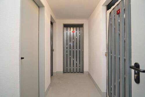 Keller - Etagenwohnung mit 51,20 m&sup2; in Dresden zur Miete