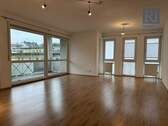 Wohn- und Essbereich - Helle 2-Zimmer-Wohnung mit Balkon und Stellplatz in der Sanderau