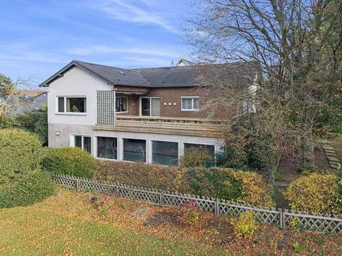 Seitenansicht Terasse-Schwimmb - 