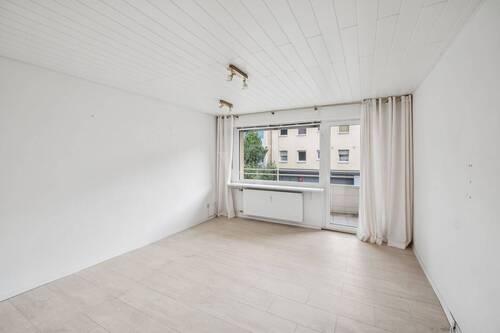 Wohnzimmer & Loggia - Etagenwohnung mit 51,00 m² in Berlin zum Kaufen