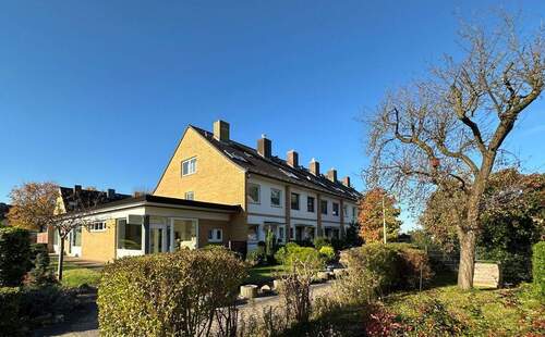 Außenansicht - 3 Zimmer Reihenendhaus zum Kaufen in Halstenbek