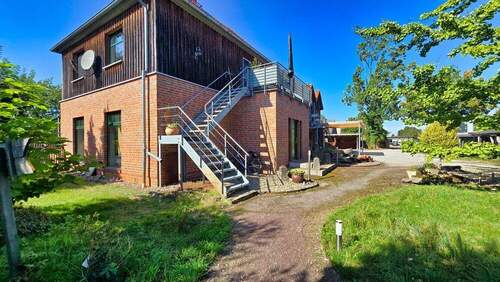 Zugang zur gr. Wohnung - 