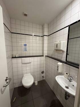 Foto 02.12.25, 09 08 38.jpg - 1 Zimmer Büro in Willich