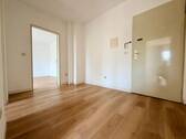 Flur.jpeg - 1 Zimmer Etagenwohnung zum Kaufen in Langen