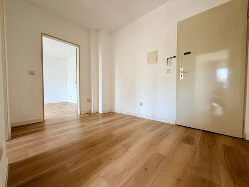 Flur.jpeg - 1 Zimmer Etagenwohnung zum Kaufen in Langen