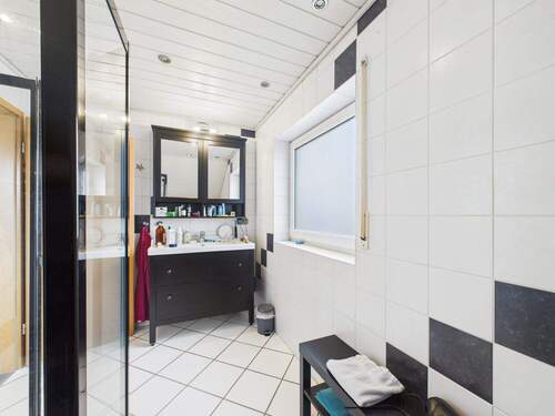 Badezimmer Dachgeschoss - 