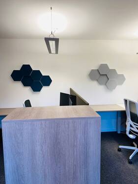 EG gr. Zimmer (hier Büro) - 