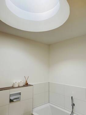 OG Bad, gr. Lichtkuppel zum Öffnen - 