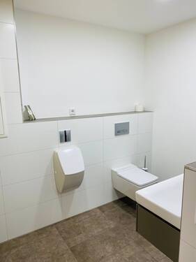 EG Gäste WC mit Urinal - 