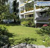 Großzügige 4-Zimmer-Wohnung mit Schwimmbadanteil, 2 Garagen und Zugang zum Gemeinschaftsgarten - Nürnberg Großgründlach