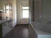 Bad - Etagenwohnung mit 140,10 m² in Zwickau zur Miete