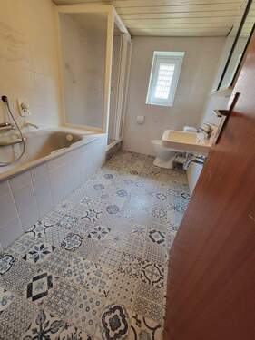 Badezimmer 1OG.JPG - 