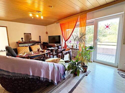 Wohnbereich - Etagenwohnung mit 90,70 m² in Esslingen zum Kaufen