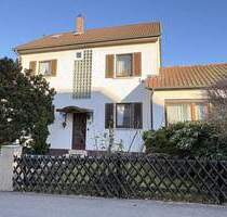 Zweifamilienhaus mit Terrasse, Garten und Garage - Stuttgart Rohr Zweifamilienhaus mit Terrasse, Garten und Garage - Stuttgart Rohr