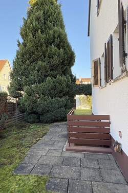 Seitenansicht und Zugang Keller - 