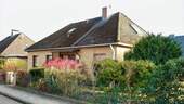 vorn halbrechts mit Garten - 
