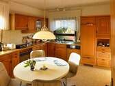 Küche mit Esstisch + 2 Fenster - 