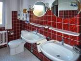 Badezimmer (EG) mit Fenster - 