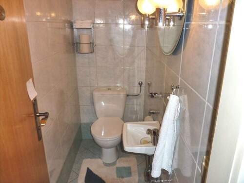 Gäste-WC im Erdgeschoss - 
