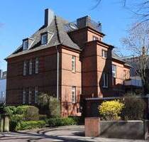 Prestige in St. Jürgen: Klassisches Mehrfamilienhaus in begehrter Lage von Lübeck! OTTO STÖBEN!