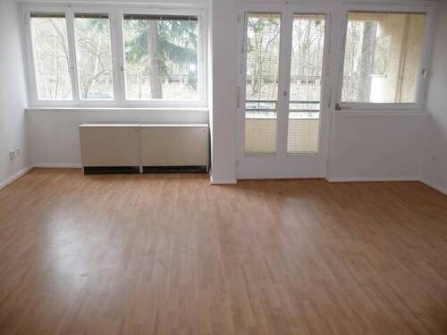 Balkonzimmer 2 - 3 Zimmer Etagenwohnung in Berlin